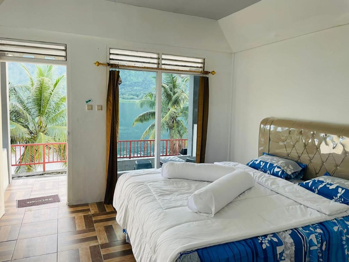 Vandu'S View Guest House & Restaurant Tuk Tuk Oda fotoğraf