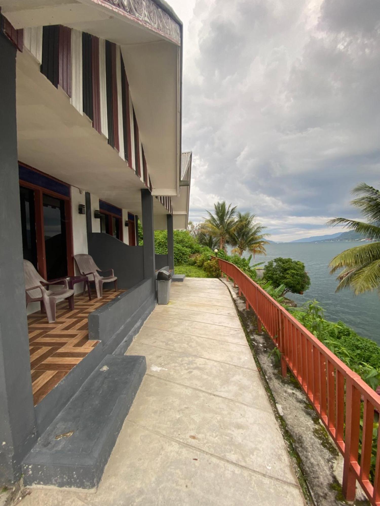 Vandu'S View Guest House & Restaurant Tuk Tuk Dış mekan fotoğraf