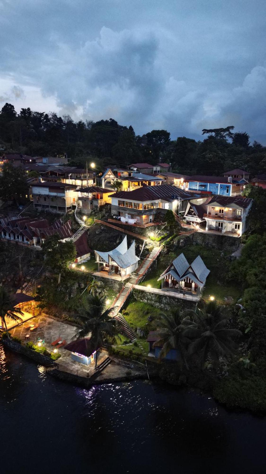 Vandu'S View Guest House & Restaurant Tuk Tuk Dış mekan fotoğraf
